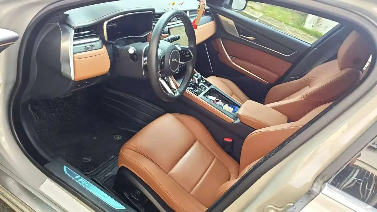 Jaguar 2023 XFL 2.0T P 12500.00g Drive Elite Sports Edition Automatic Gear 4