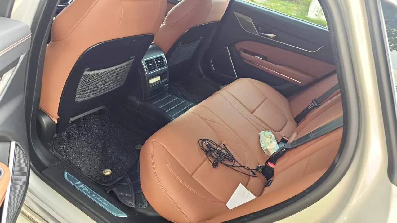 Jaguar 2023 XFL 2.0T P 12500.00g Drive Elite Sports Edition Automatic Gear 5