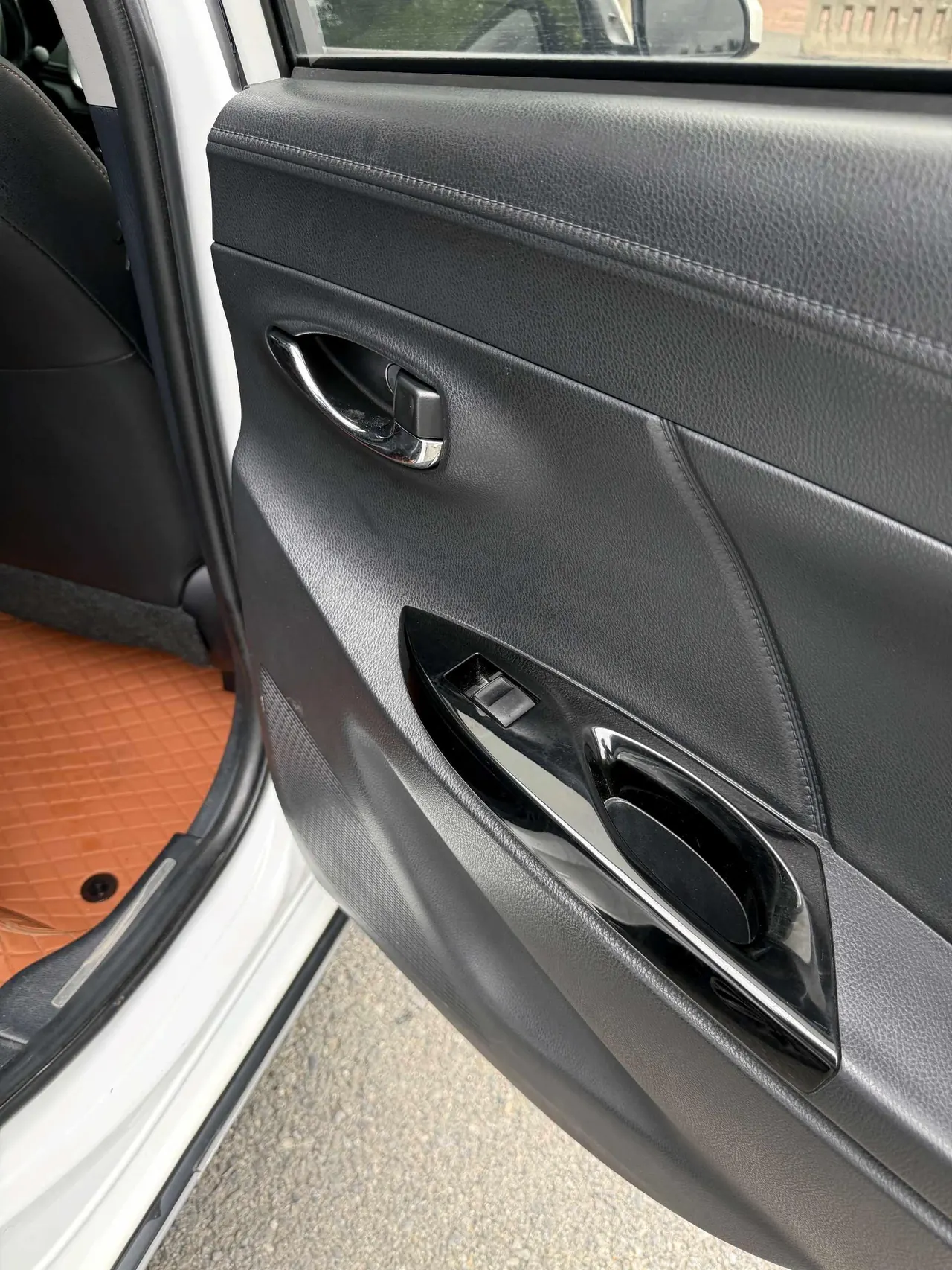 Toyota yaris 2022 YARiS L to dazzle 1.5 stepless luxury PLUS version of automatic gear 9