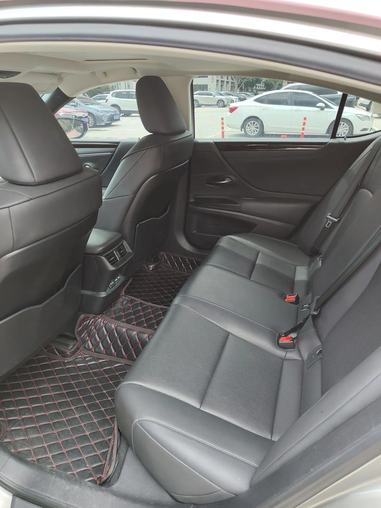 Lexus ES (Imported) 2020 ES200 2.0 Stepless Deluxe Edition Automatic Gear 7