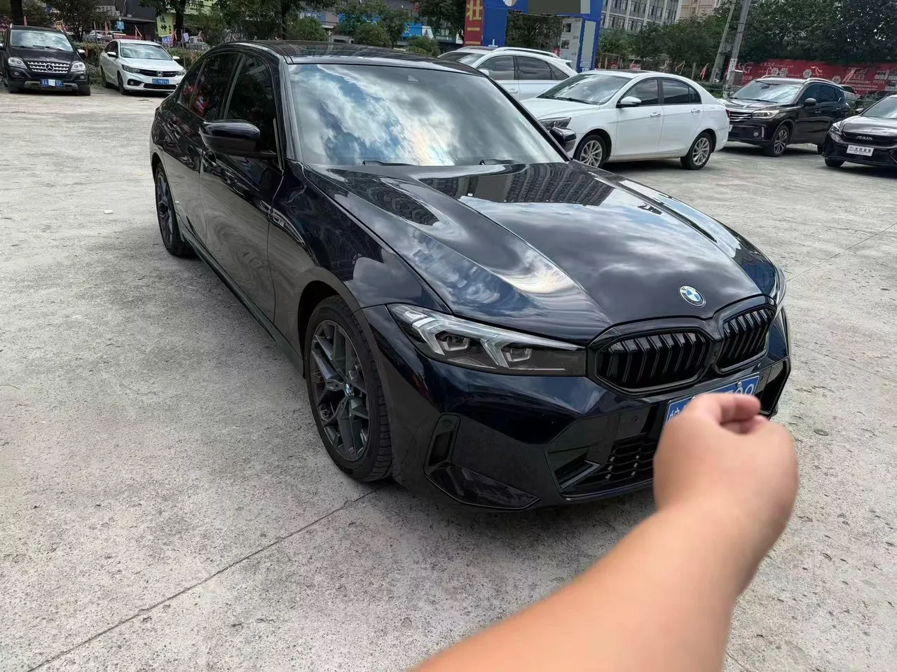 BMW 3 Series 2025 330Li 2.0T M Sports Obsidian Night Suit Automatic Gear 3