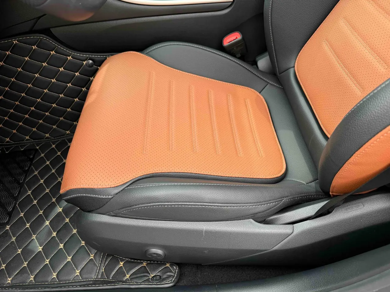 Mercedes Benz Class C 2023 C 200 L 48V 1.5T Sports Edition Automatic Gear 5