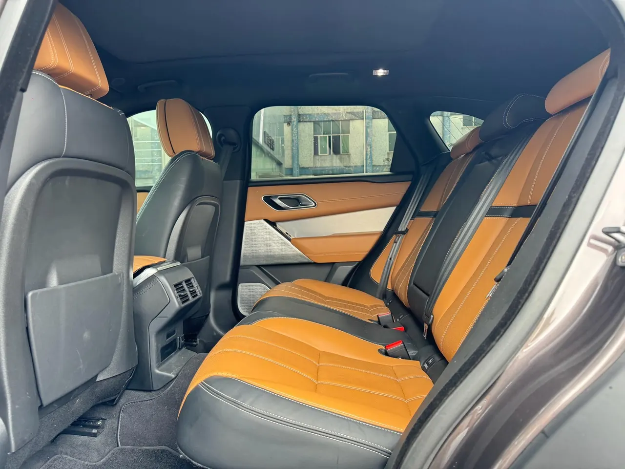 Land Rover Range Rover Star Vein (Imported) 2023 Range Rover Star Vein 2.0T 250PS Gold Collector's Edition Automatic Gear 6