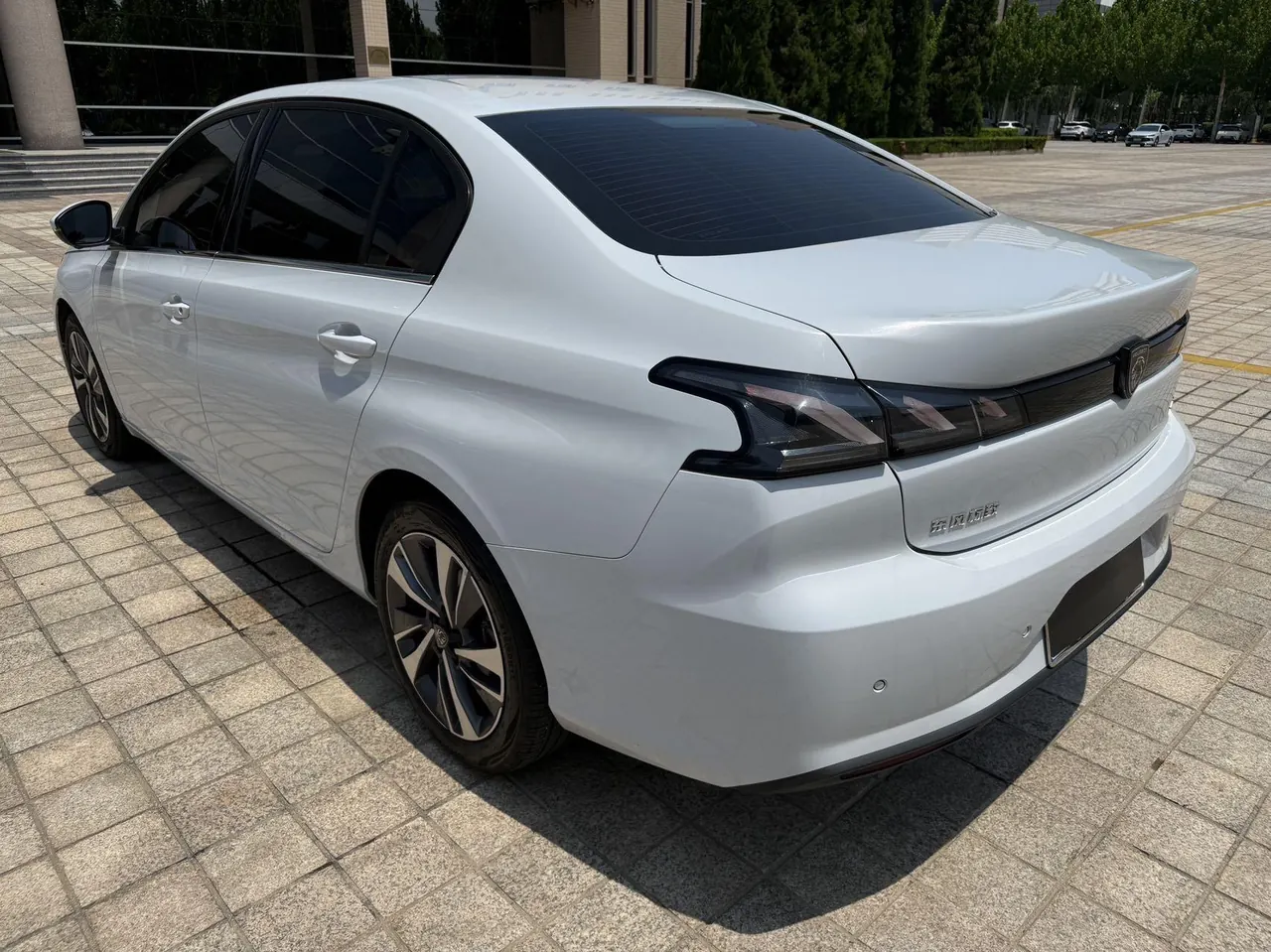 Peugeot 2024 408 1.5T 360THP 6