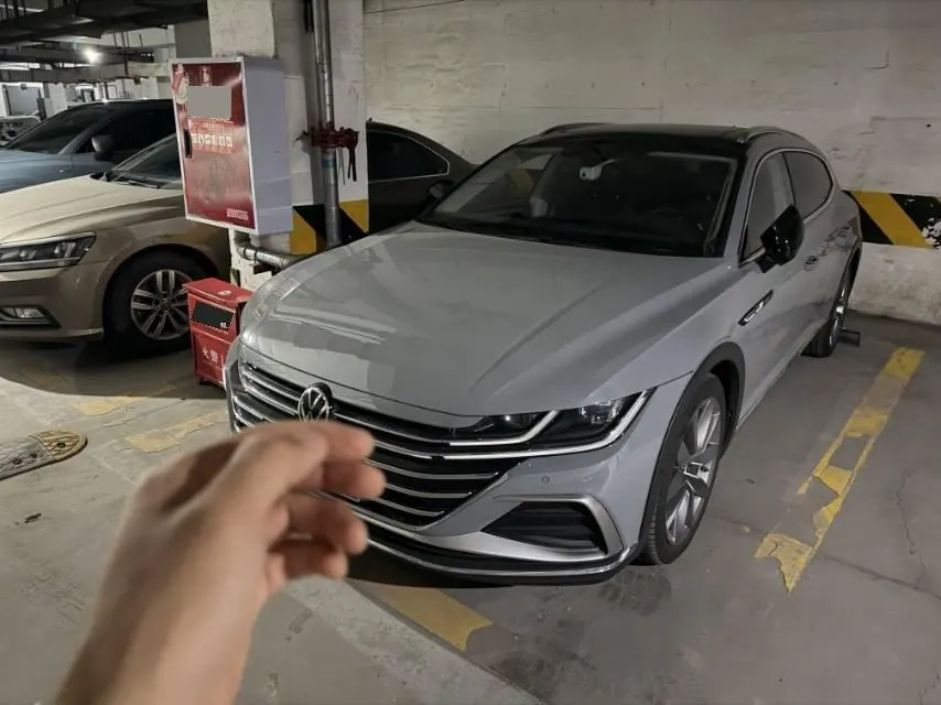 Открыть галерею: Volkswagen 2021 CC Hunting Car 2.0TSI 380TSI Hunting Heart Edition Automatic Gear