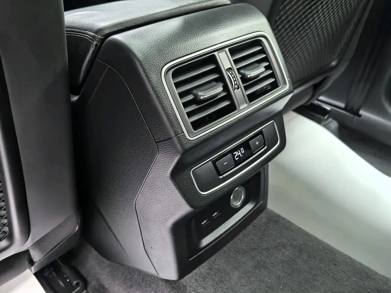 Audi 2020 Q5L 2.0TFSI 45TFSI exclusive fashion automatic 12