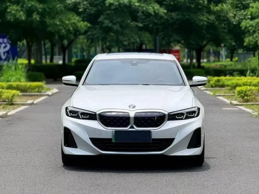 BMW 2024 i3 eDrive 35 L automatic gear 2