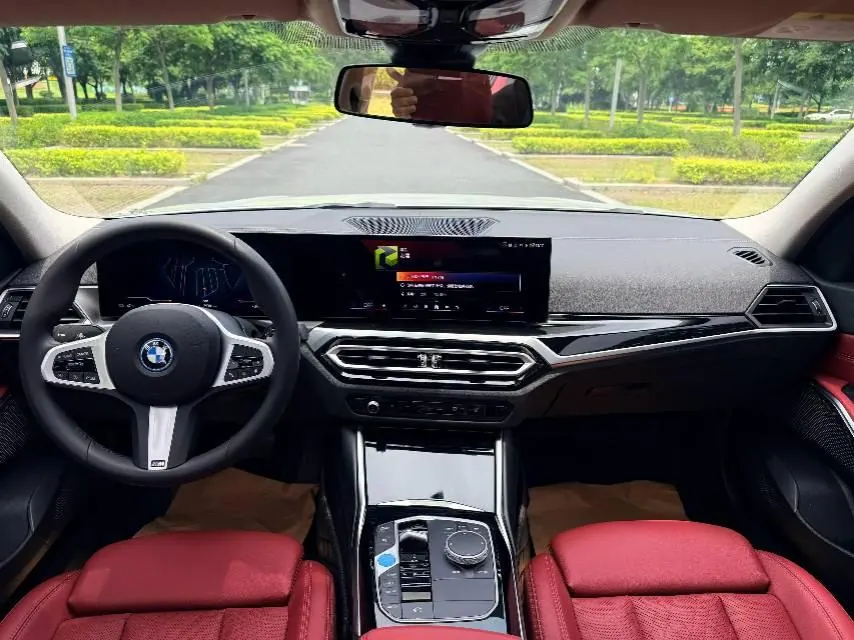 BMW 2024 i3 eDrive 35 L automatic gear 4