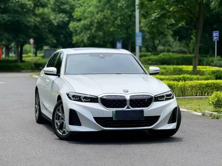 BMW 2024 i3 eDrive 35 L automatic gear 9
