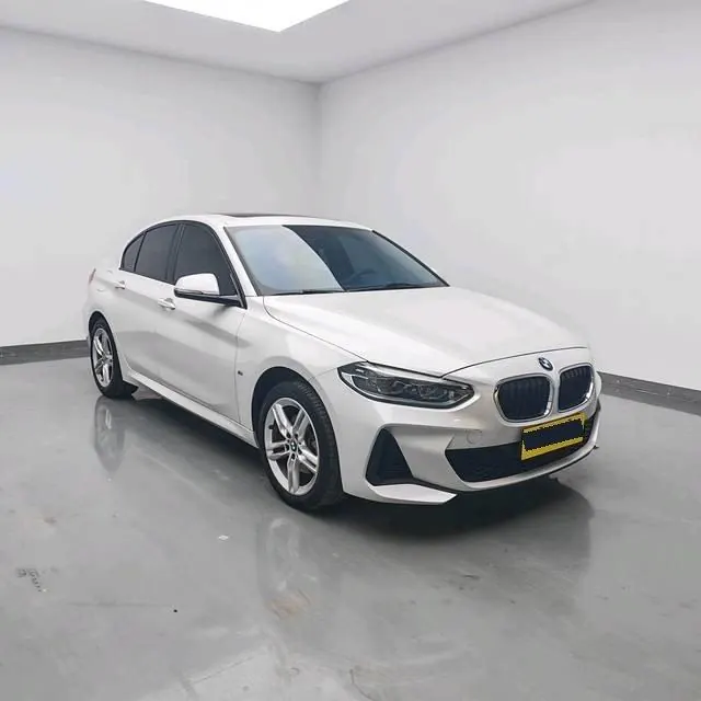 BMW 1 Series 2020 120i 1.5T Fashion Automatic 3