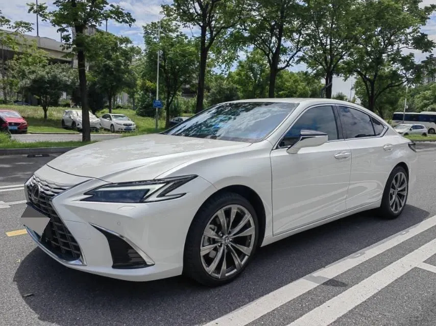 Открыть галерею: Lexus ES (Imported) 2025 ES200 2.0 Stepless Edition Automatic Gear