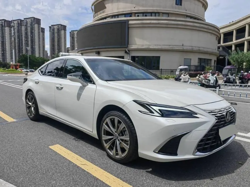 Lexus ES (Imported) 2025 ES200 2.0 Stepless Edition Automatic Gear 2