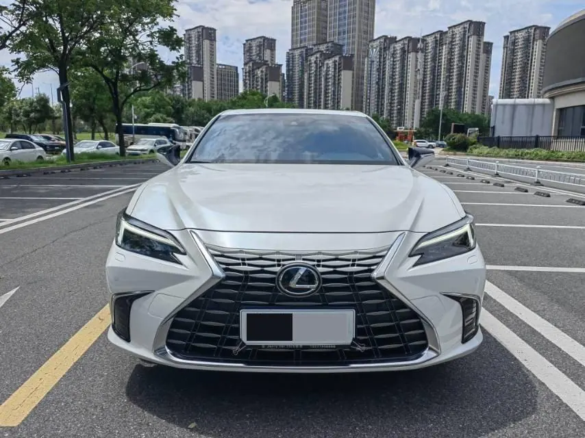 Lexus ES (Imported) 2025 ES200 2.0 Stepless Edition Automatic Gear 3