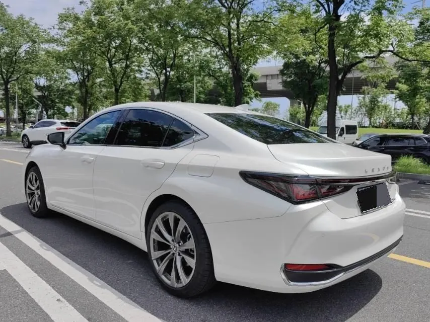 Lexus ES (Imported) 2025 ES200 2.0 Stepless Edition Automatic Gear 5