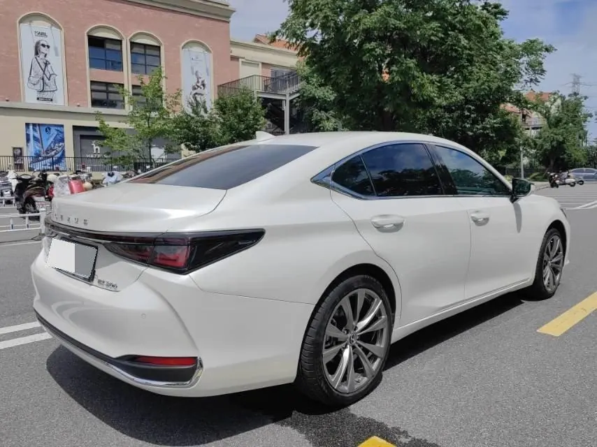 Lexus ES (Imported) 2025 ES200 2.0 Stepless Edition Automatic Gear 6