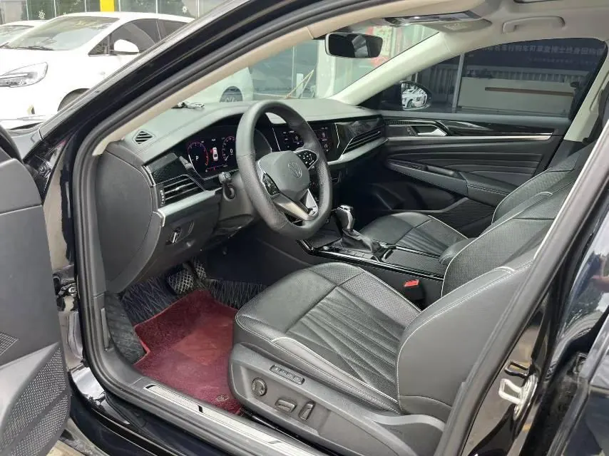 Volkswagen 2022 Passat 2.0TSI 330TSI Deluxe Edition Automatic 3