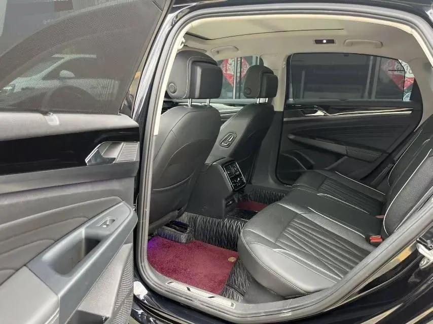 Volkswagen 2022 Passat 2.0TSI 330TSI Deluxe Edition Automatic 4