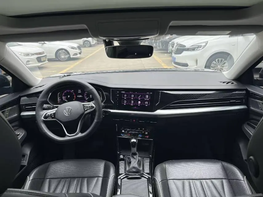 Volkswagen 2022 Passat 2.0TSI 330TSI Deluxe Edition Automatic 5