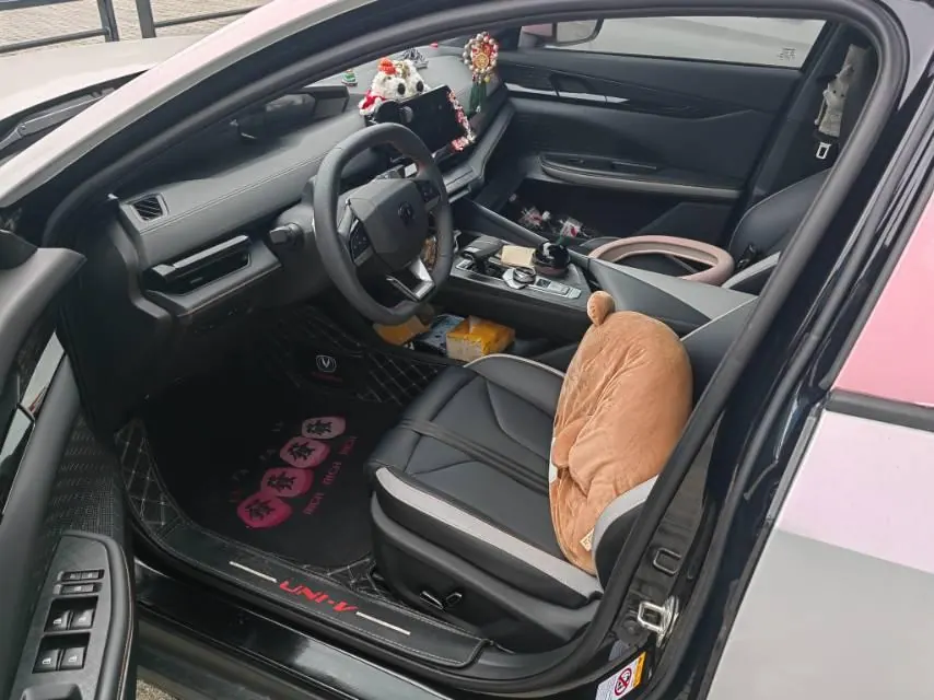 ChangAn 2023 UNI-V 1.5T exclusive automatic gear 3