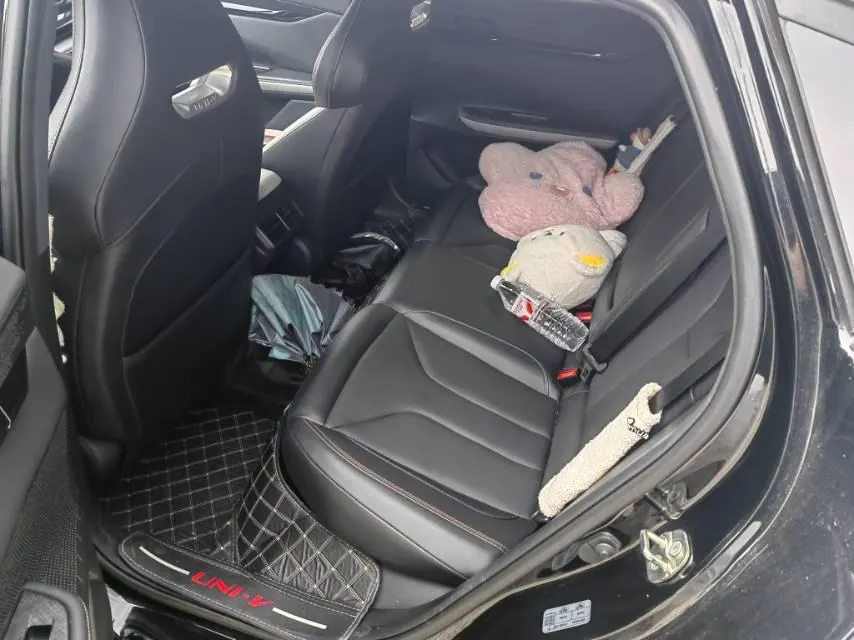 ChangAn 2023 UNI-V 1.5T exclusive automatic gear 4