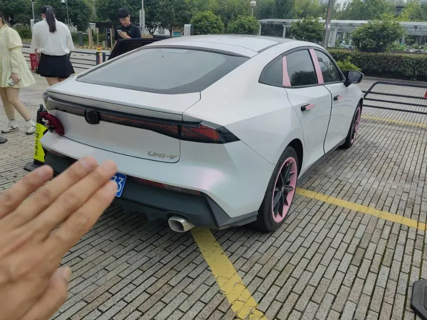 ChangAn 2023 UNI-V 1.5T exclusive automatic gear 7