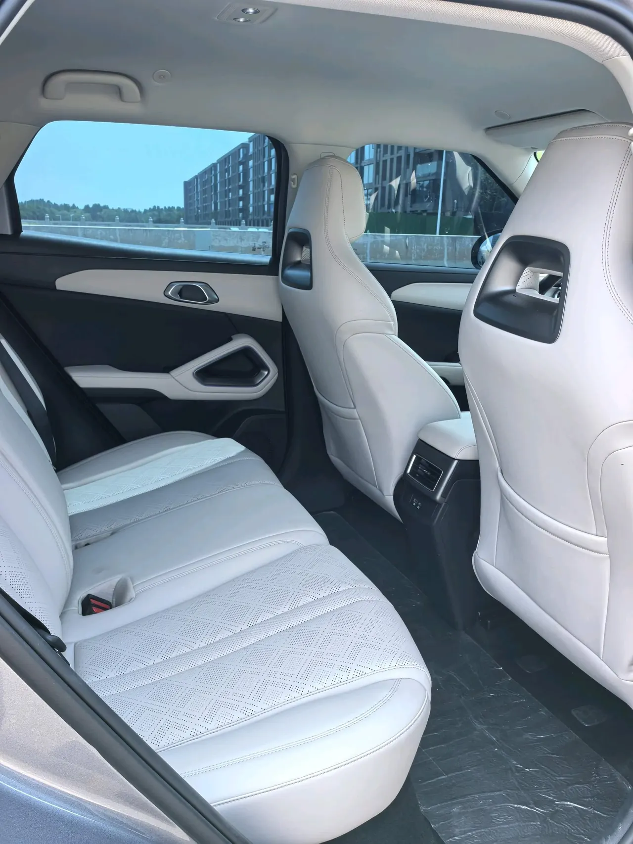 BYD 2025 Yuan UP Smart Driving 401KM Vital Automatic Gear 11