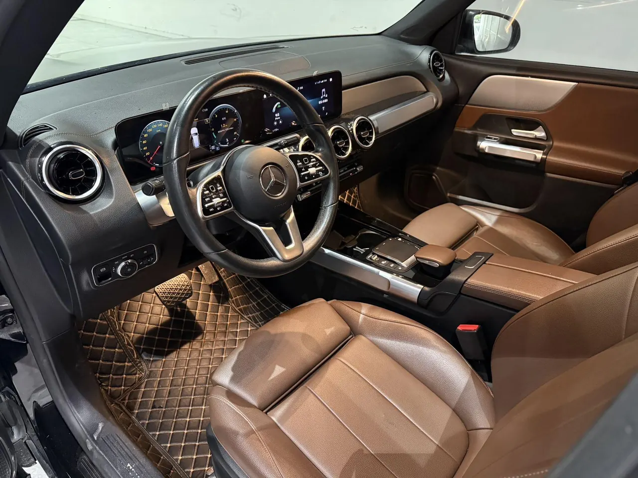 Mercedes Benz 2020 GLB 180 1.3T Dynamic Automatic 5