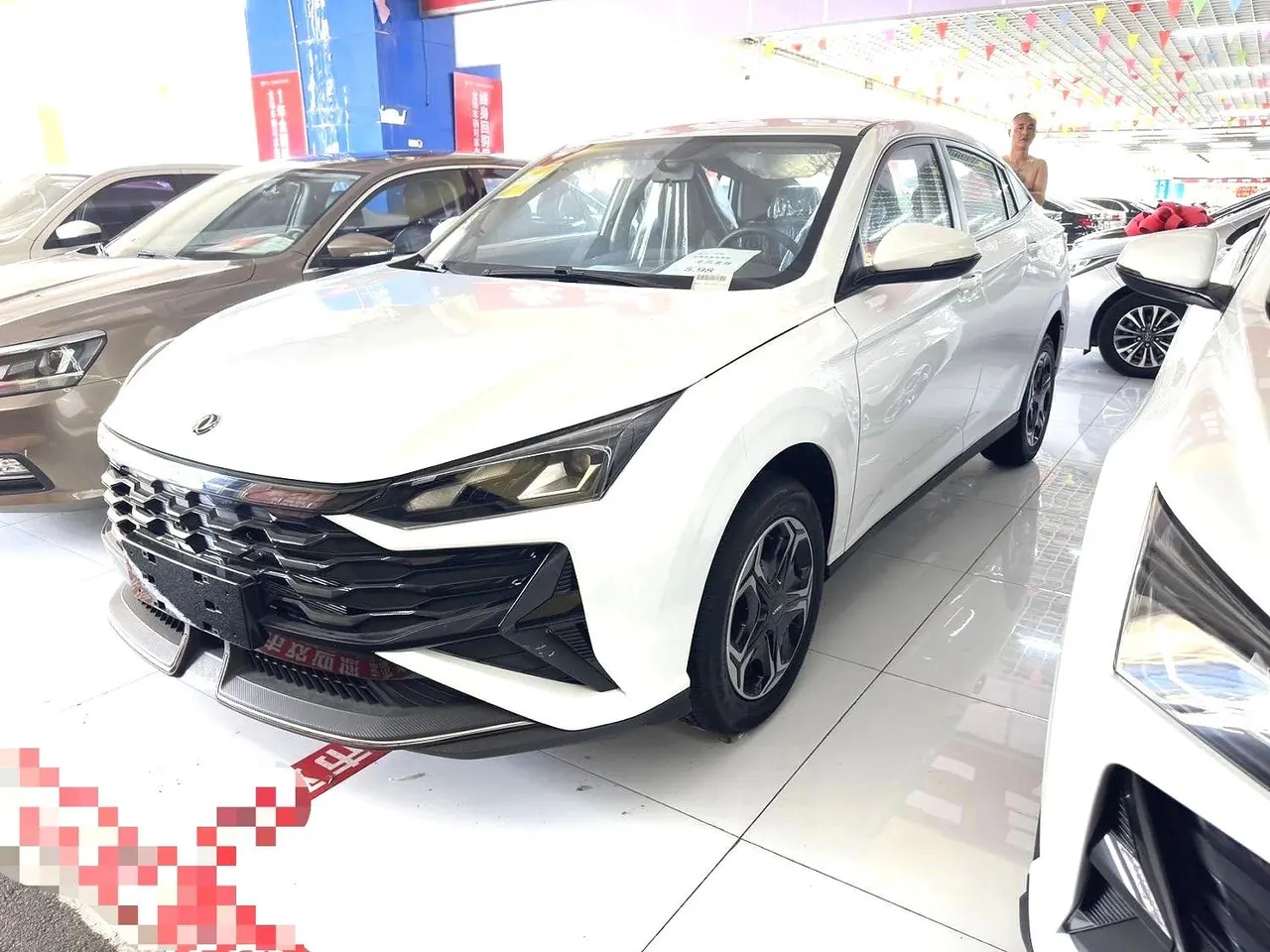 Open image lightbox: Aeolus 2025 Yixuan 1.5 Luxury Automatic Transmission