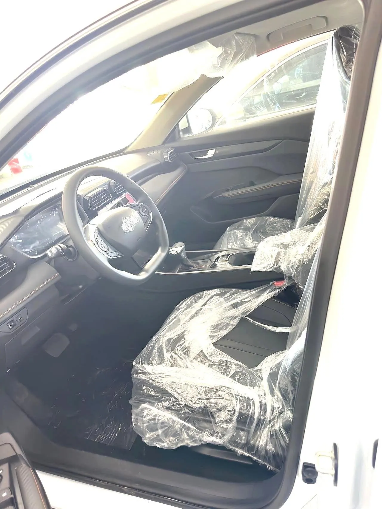 Aeolus 2025 Yixuan 1.5 Luxury Automatic Transmission 5