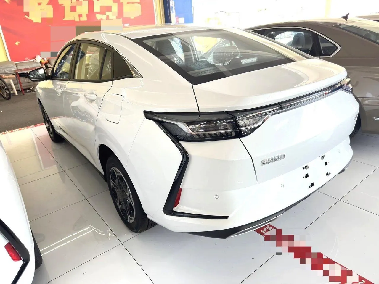 Aeolus 2025 Yixuan 1.5 Luxury Automatic Transmission 8