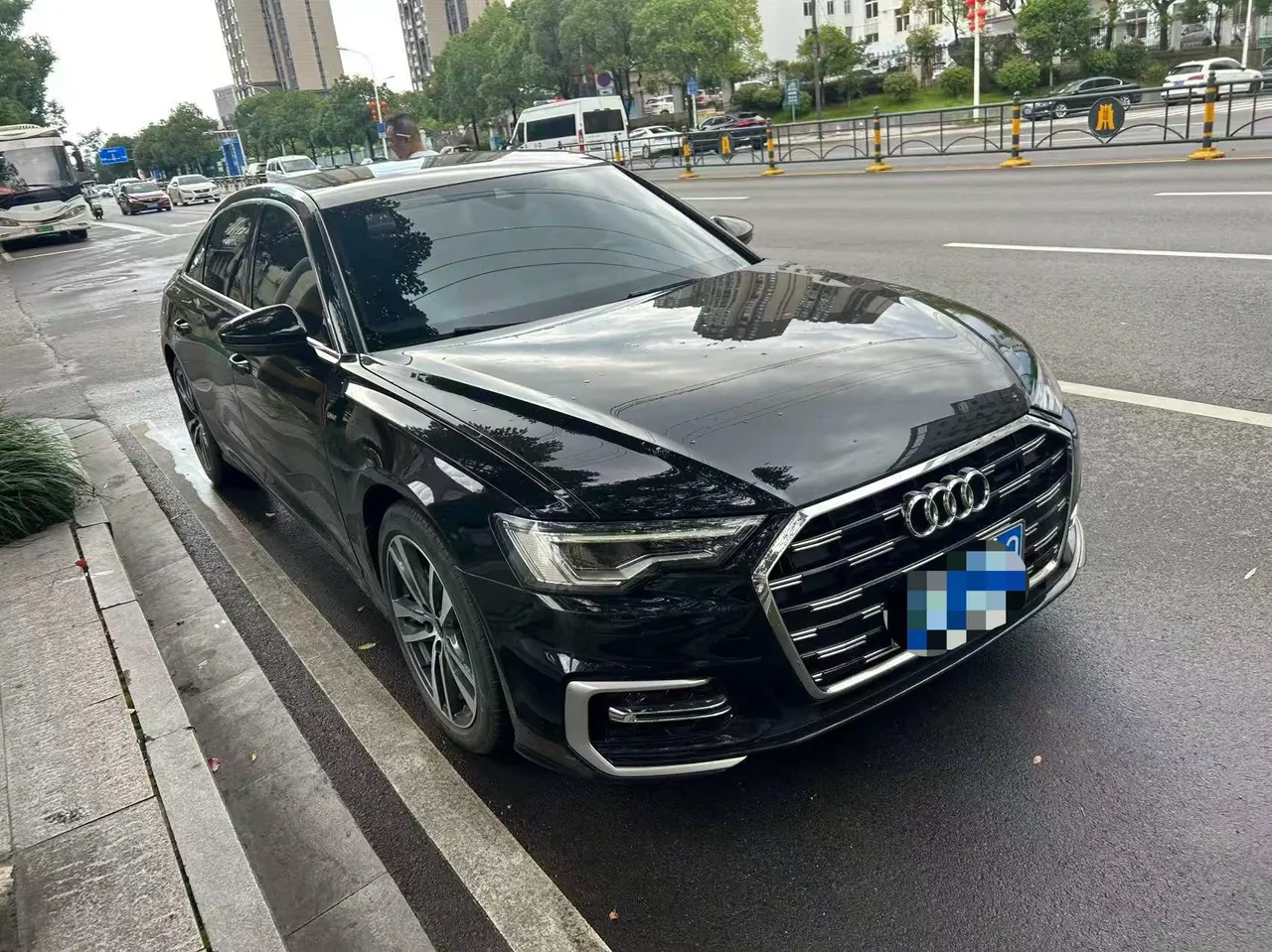 Audi 2024 A6L 2.0TFSI 40TFSI Deluxe Dynamic Automatic 2