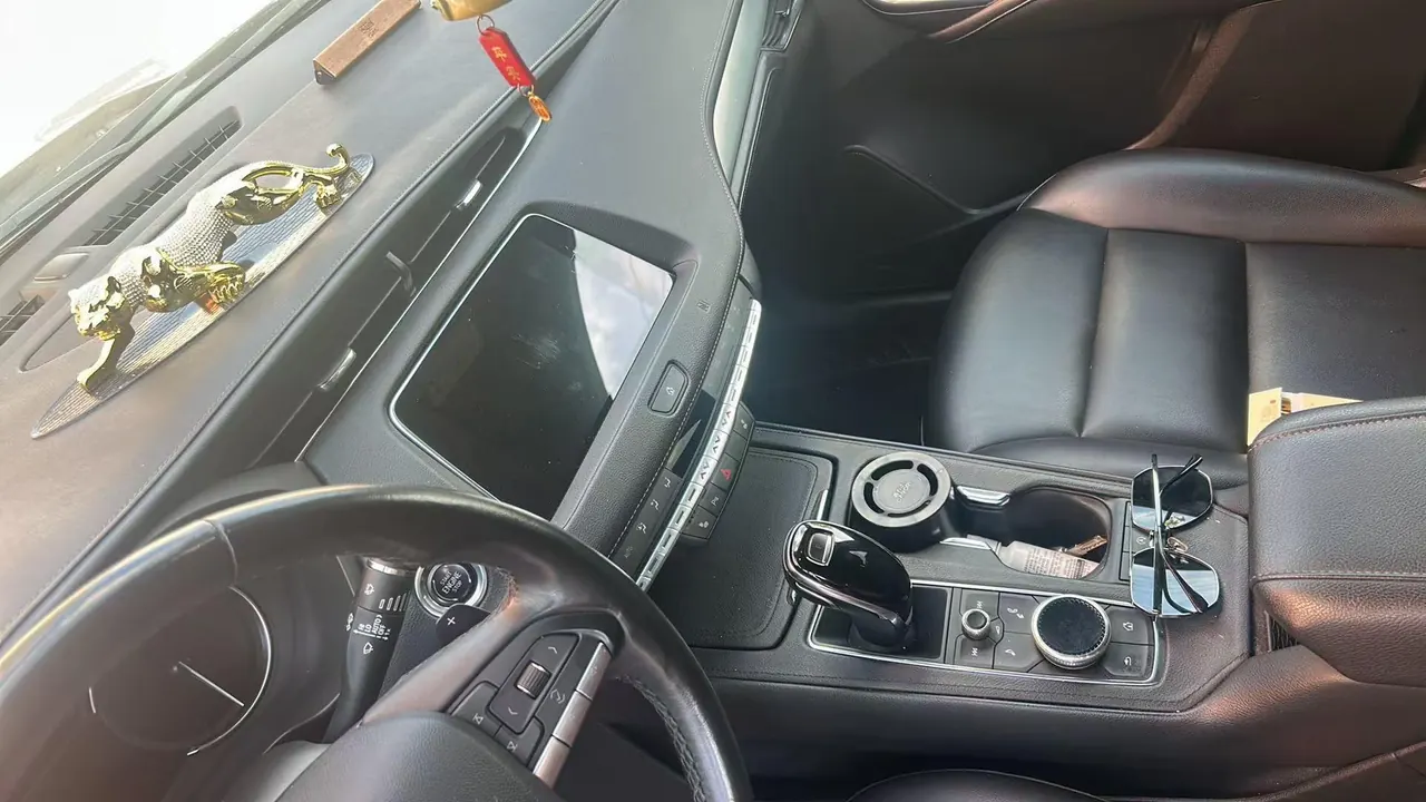 Cadillac 2021 XT4 2.0T 28T Two-Drive Luxury Automatic Gear 6