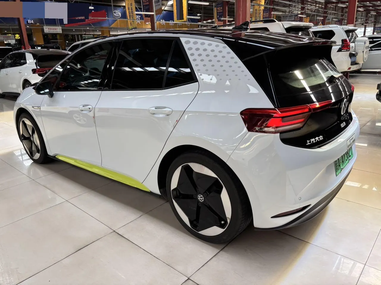 Volkswagen 2021 ID. 3 Pro Extremely Intelligent Automatic 5