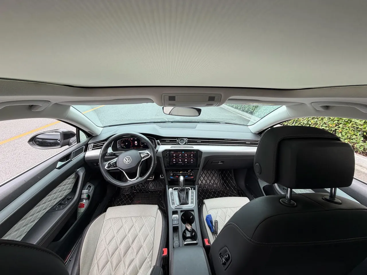 Volkswagen 2023 Magotan 2.0TSI 330TSI 2 million Commemorative Luxury Automatic Gear 4