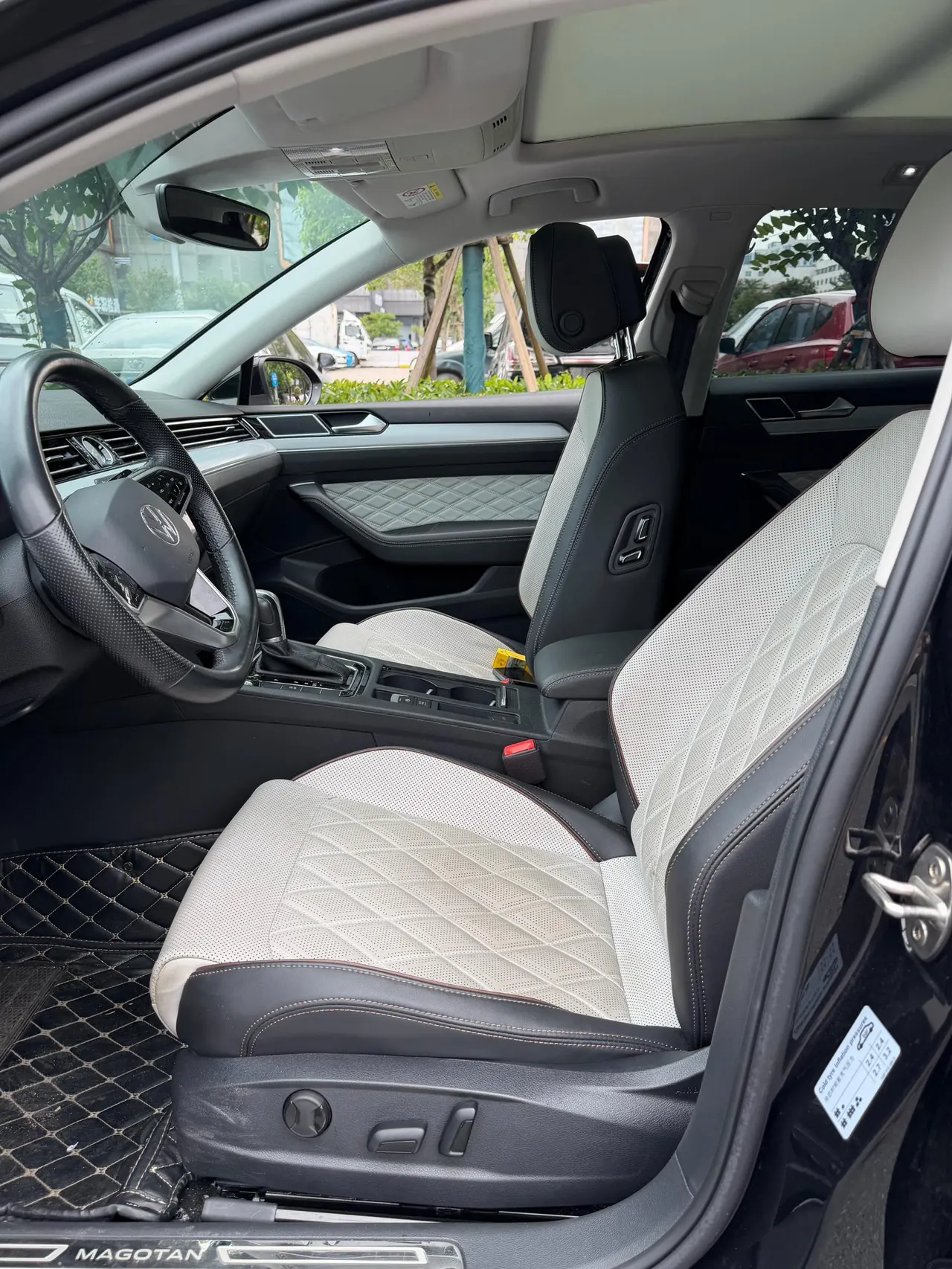 Volkswagen 2023 Magotan 2.0TSI 330TSI 2 million Commemorative Luxury Automatic Gear 9