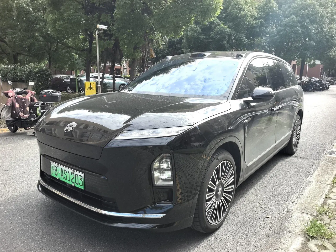 Открыть галерею: NIO 2026 ES8 6-seat executive deluxe automatic gear