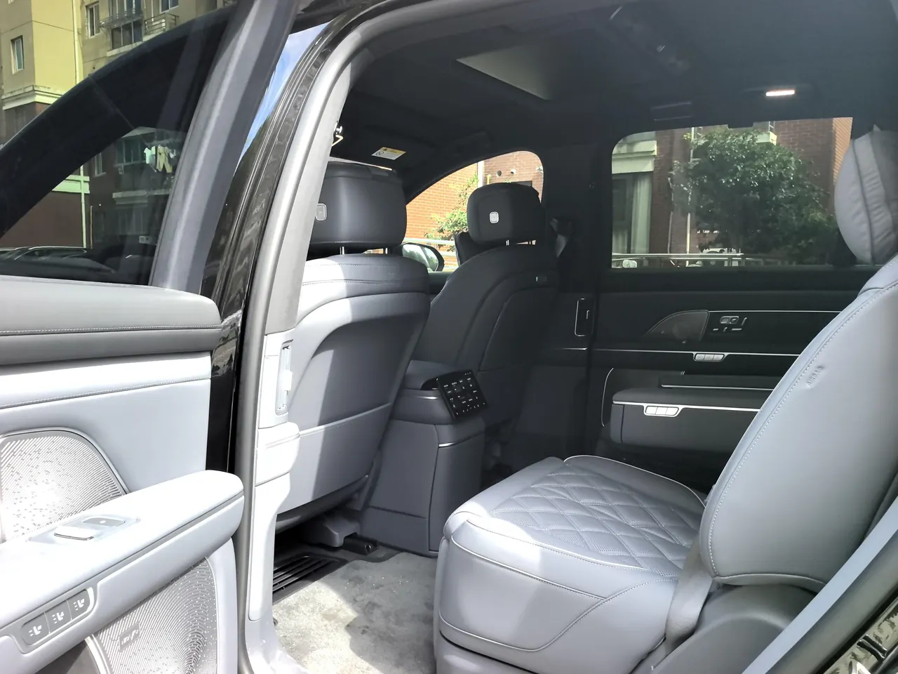 NIO 2026 ES8 6-seat executive deluxe automatic gear 4
