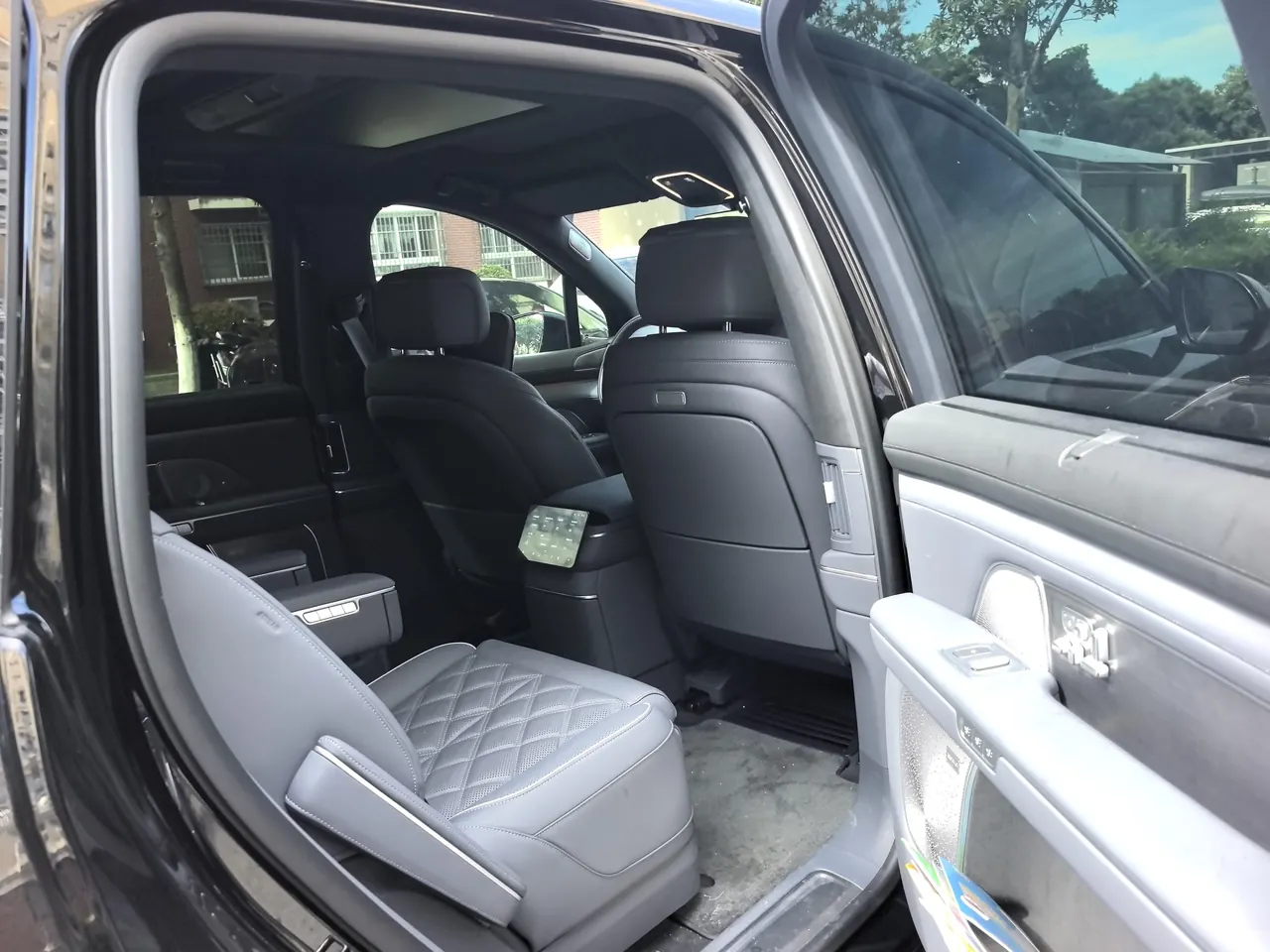 NIO 2026 ES8 6-seat executive deluxe automatic gear 6