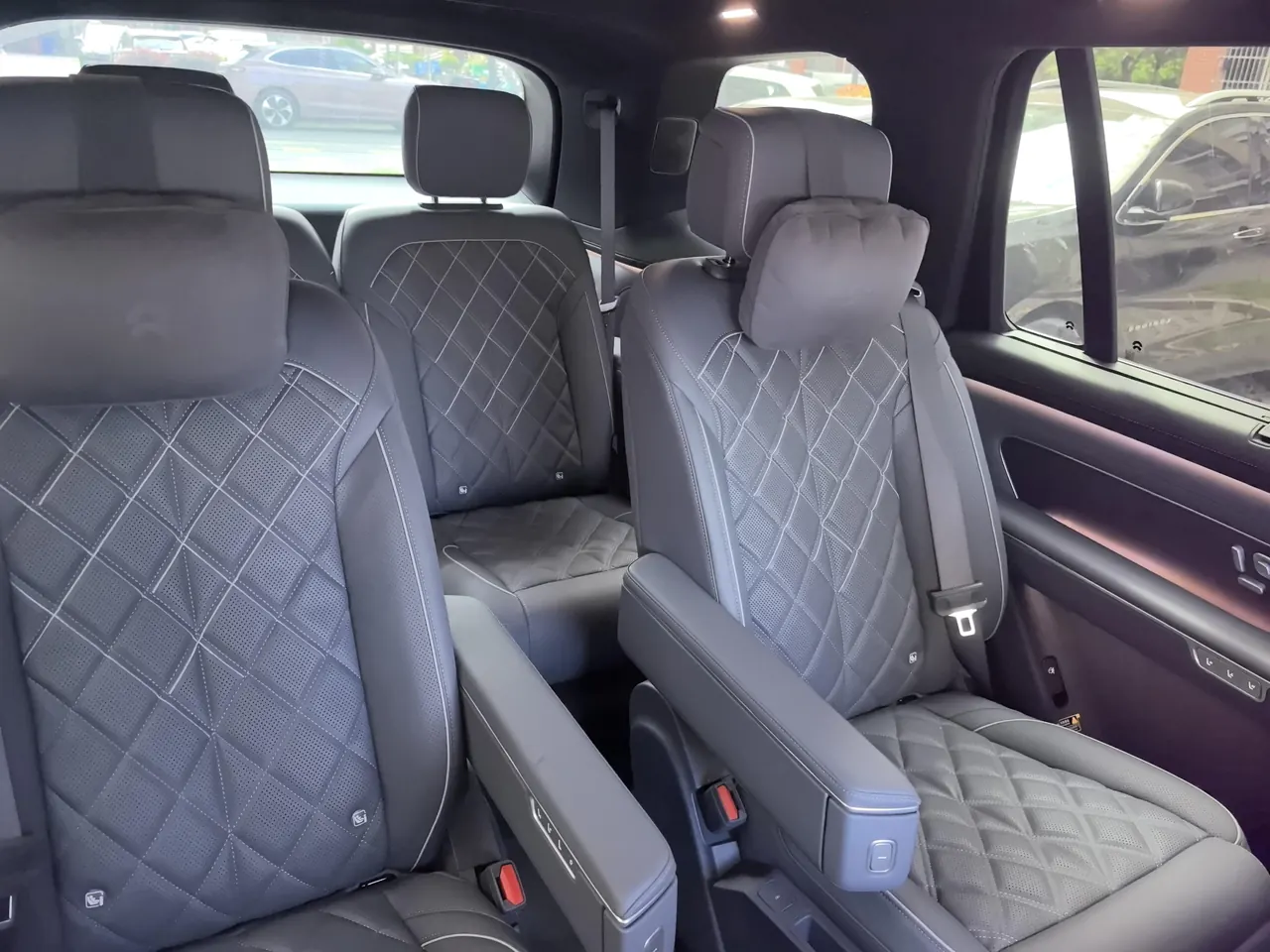 NIO 2026 ES8 6-seat executive deluxe automatic gear 8
