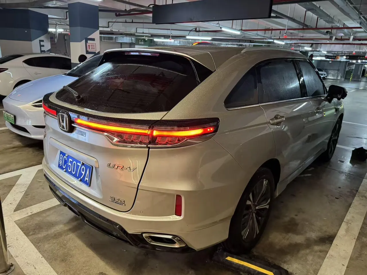 Honda 2020 UR-V 2.0T 370TURBO two-drive elegant version of automatic gear 4