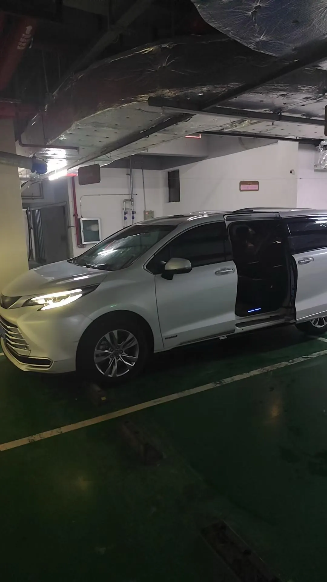 Toyota 2021 Sana 2.5 Stepless Platinum Edition Automatic Transmission 2