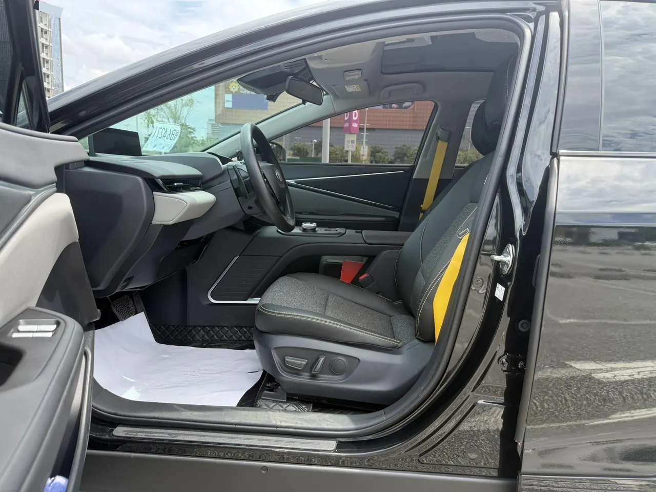 Toyota 2025 bZ 5 550 JOY automatic gear 3