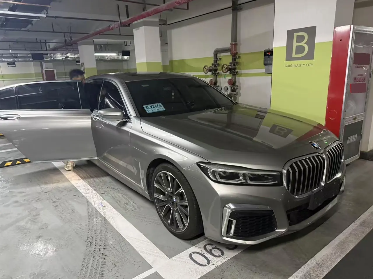 BMW 7 Series (Imported) 2021 730Li 2.0T Luxury Suit Automatic Gear 8