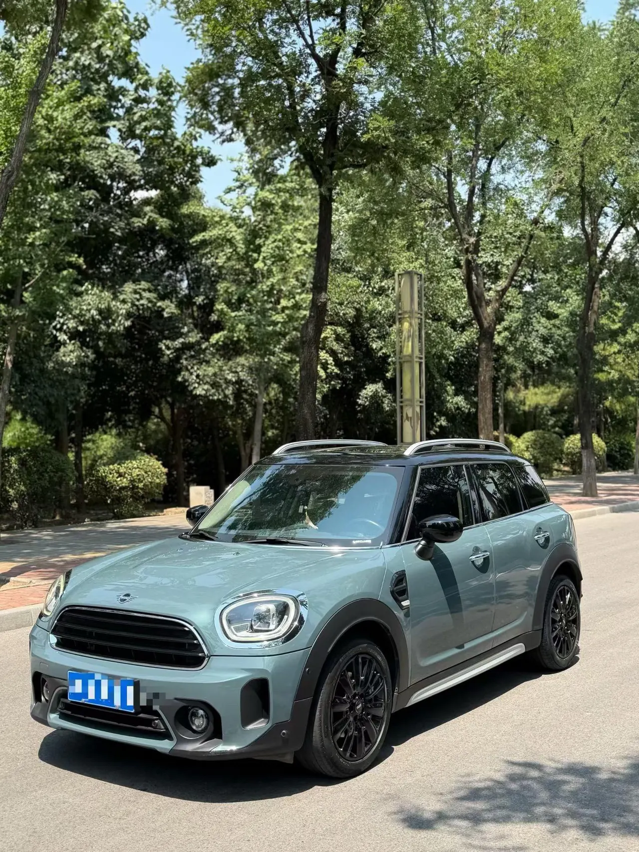 Открыть галерею: MINI Countryman (Imported) 2021 Cooper Countryman 1.5T Connoisseur Automatic Gear