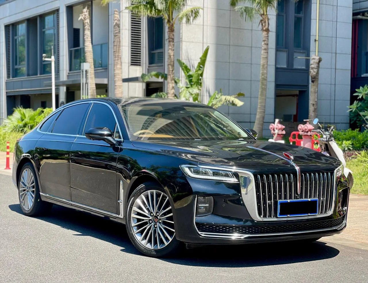 HongQi 2020 H9 48V 2.0T Zhilian Qi Chang Edition Automatic Gear 3