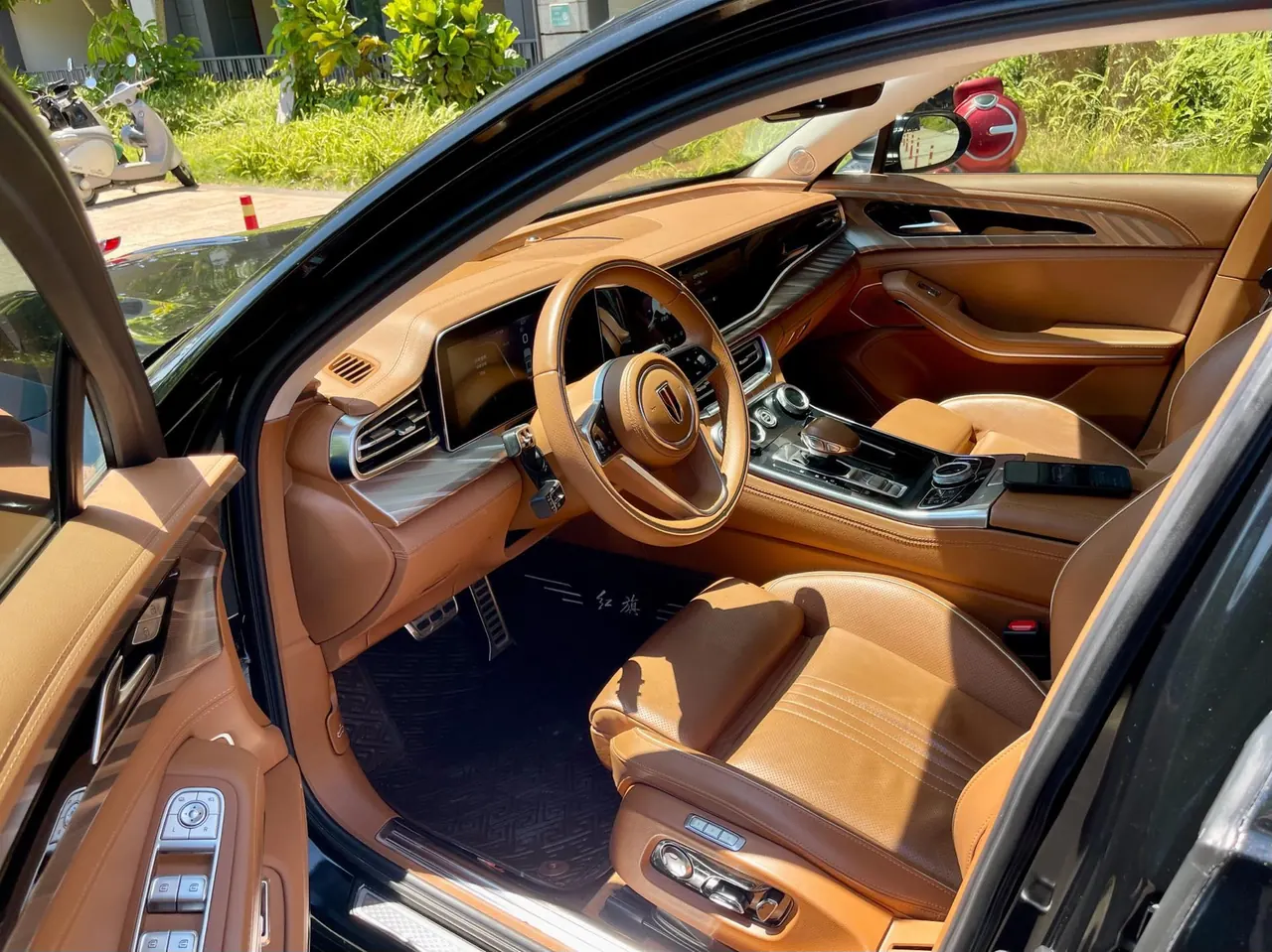 HongQi 2020 H9 48V 2.0T Zhilian Qi Chang Edition Automatic Gear 4
