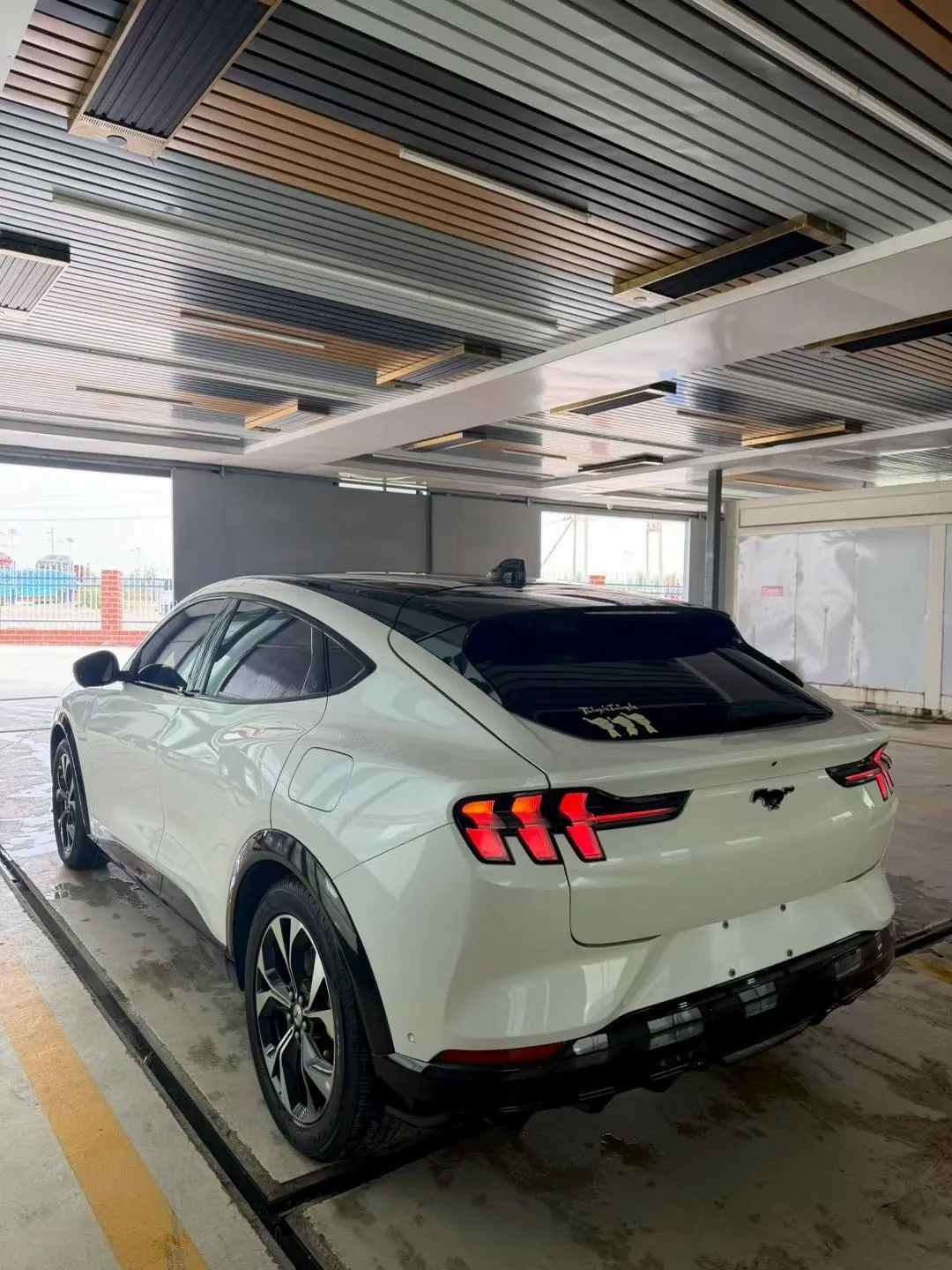Ford Mustang (Imported) 2021 Mustang Mach-E Boundless Rear Drive Deluxe Edition (Long Endurance) Automatic Gear 7