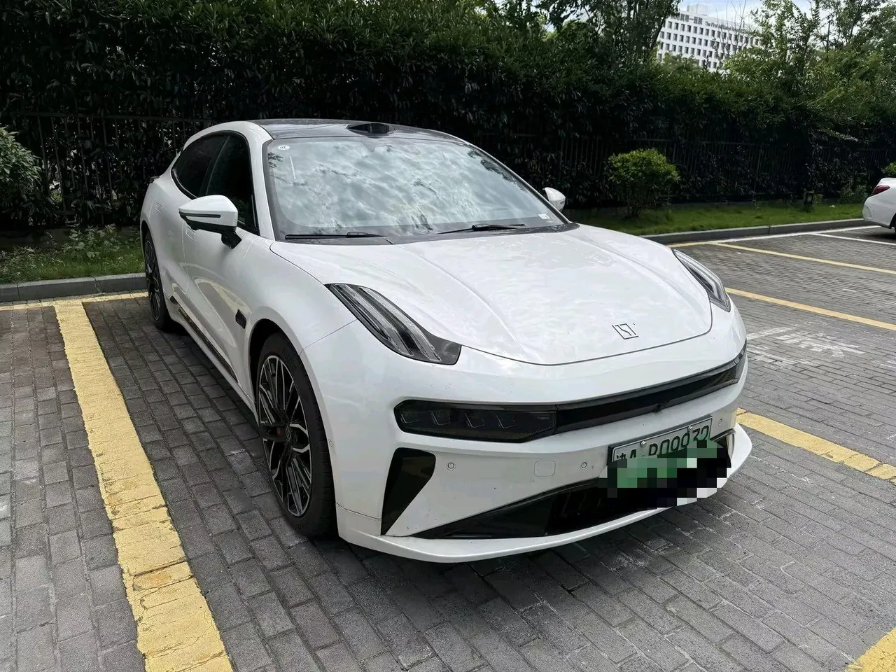 Zeekr 2025 Zeekr 001 YOU version 100kWh four-wheel drive automatic gear 2