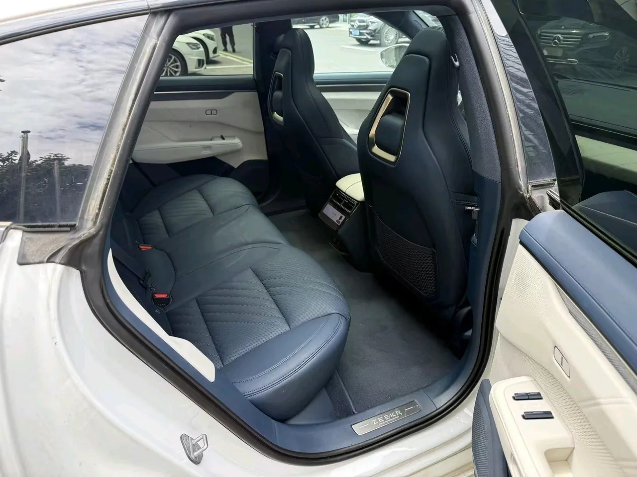 Zeekr 2025 Zeekr 001 YOU version 100kWh four-wheel drive automatic gear 5