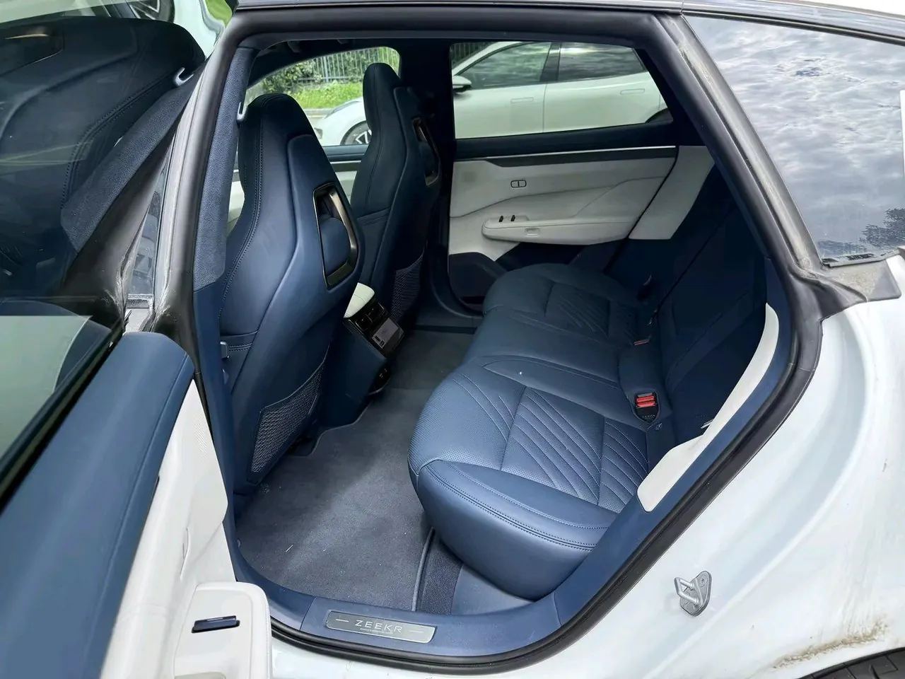 Zeekr 2025 Zeekr 001 YOU version 100kWh four-wheel drive automatic gear 6